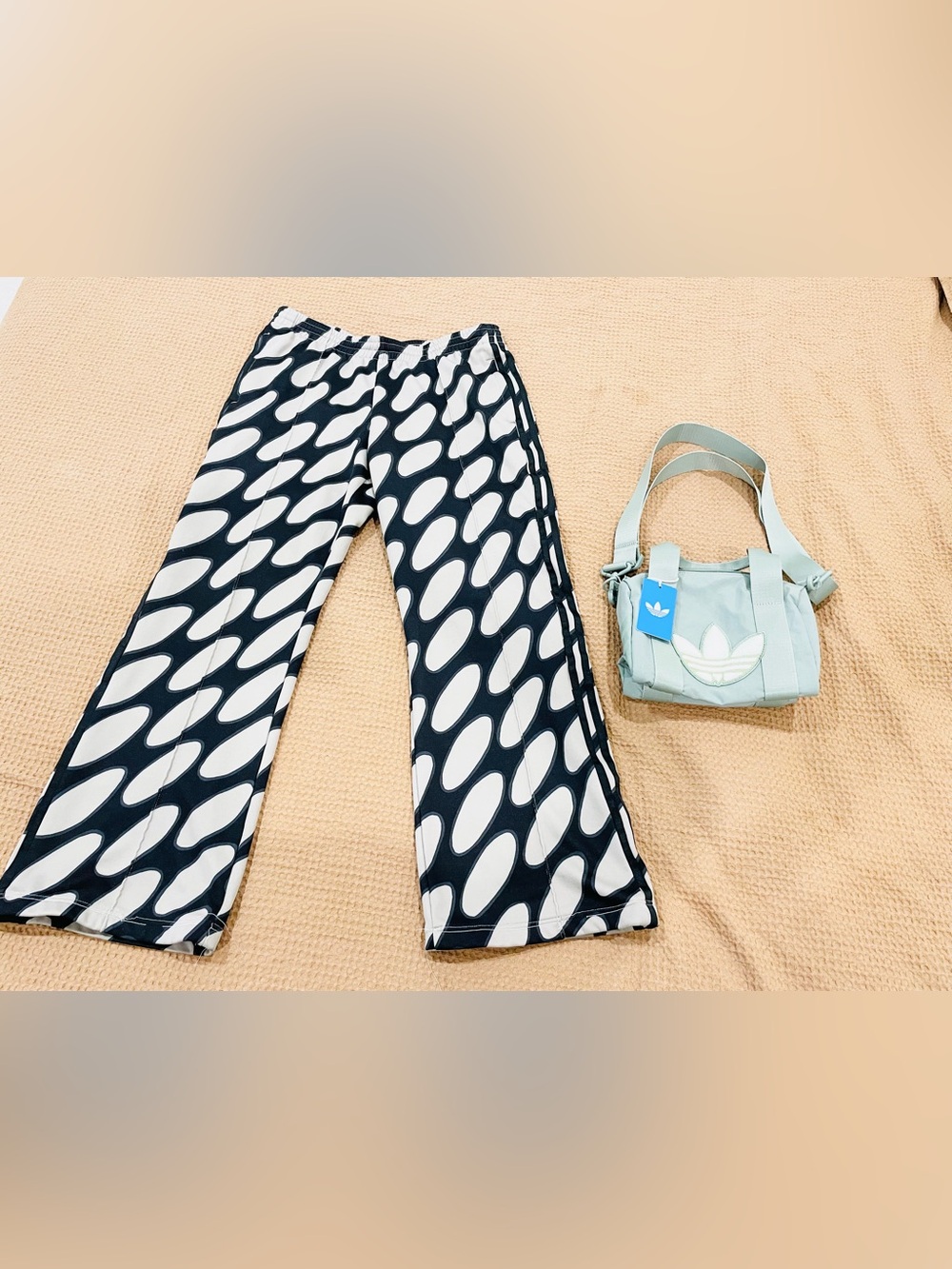 Adidas x Marimekko wide leg track pants, sz L. Gray/black. Excellent condition - Picture 1 of 9